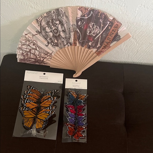 Arrlbas Brothers Lake Buena Vista FL Other - ( 0456) PIRATS SHIP & SKULL Fan Butterfly Wall Decals.3 set bundles